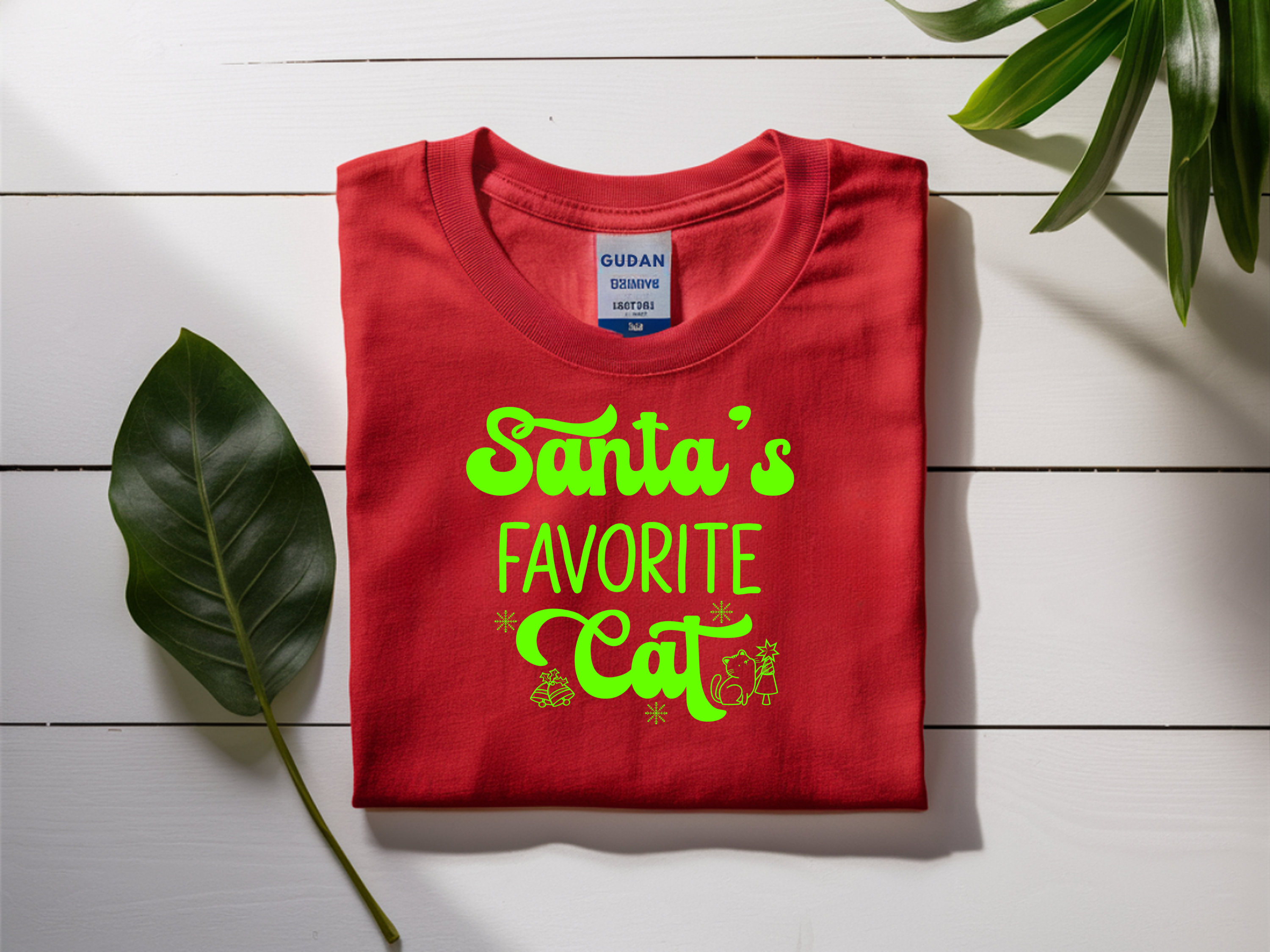 T-Shirt santas favorite cat